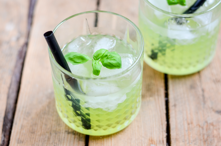 Ruhrwohl.de - Rezept Für Gin Basil Smash In Grün Und Ohne Muff